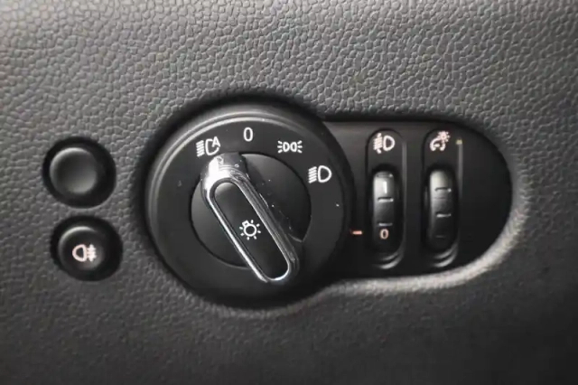 Mini Mini hatch 3 portes cooper 136 ch dkg7 — photo 31