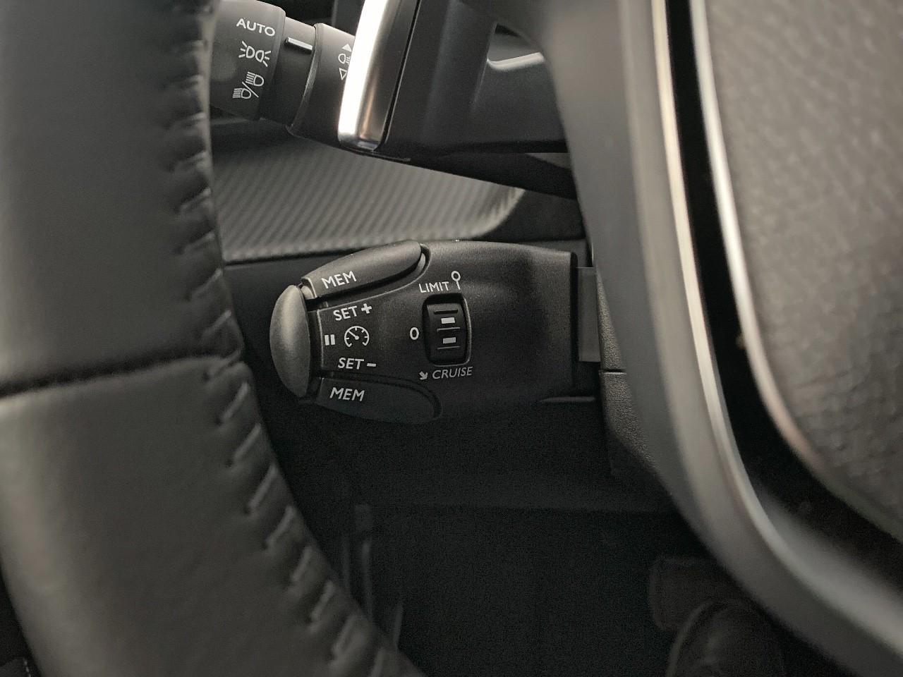 Peugeot 208 hybrid 110 e-dcs6 allure — photo 20