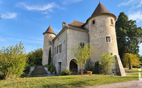 Maison 10 pièces 1700 m²