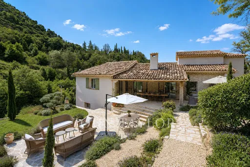 Maison 8 pièces 250 m²