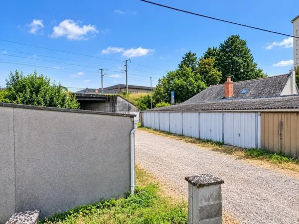 INVESTISSEMENT LOCATIF - 17 GARAGES LOUÉS + POTENTIEL DE 3 GARAGES SUPPLÉMENTAIRES