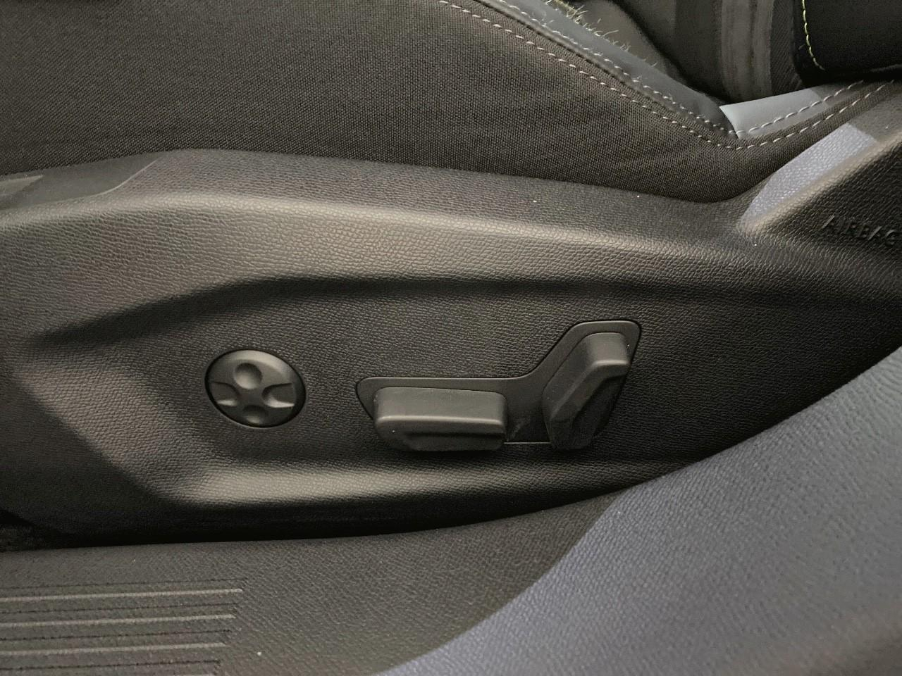 Peugeot 408 hybrid 145 e-dcs6 gt — photo 20