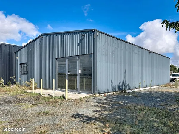 Local 144 m² SAINTE HERMINE