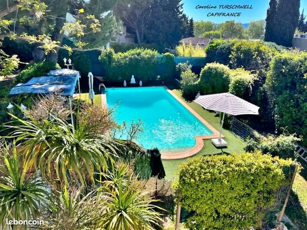 Maison 9 pièces 273 m²