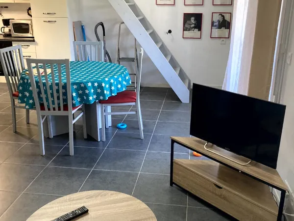 A louer à l'année grand appartement meublé à Ciboure