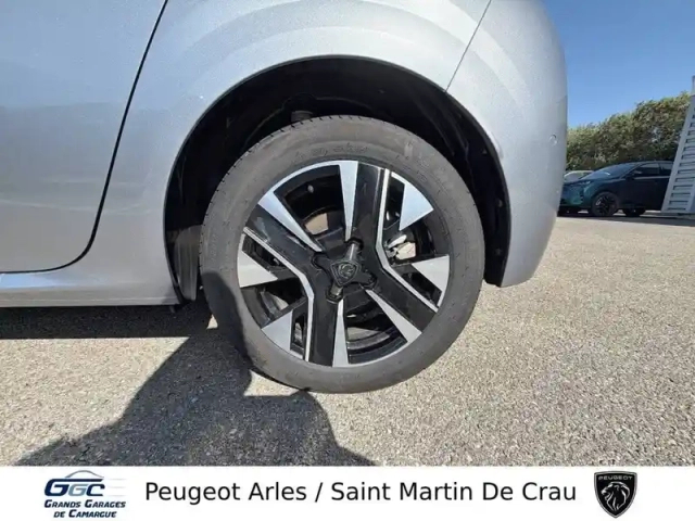 Peugeot 208 hybrid 100 e-dcs6 — photo 11