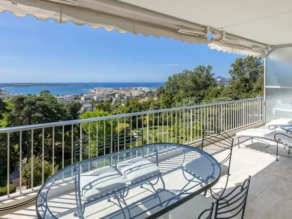Appartement 3 pièces 103 m²