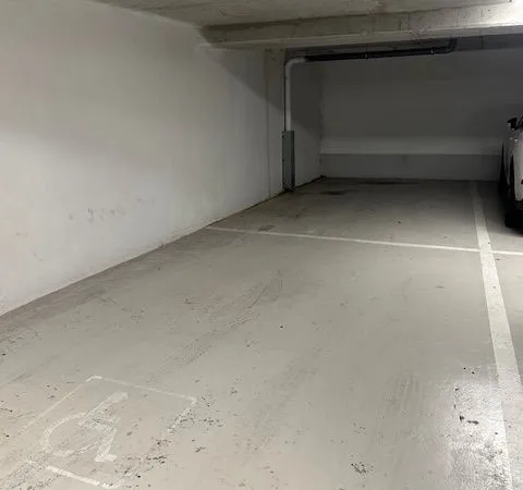 2 places de Parking à Louer à Saint Cloud