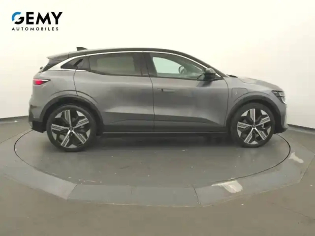 Renault Megane e-tech 220 ch autonomie confort gsr2 — photo 39