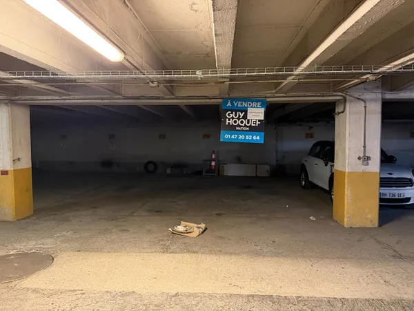 2 places de parking Nation possibilité de les transformer en box