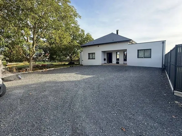 Maison 5 pièces 202 m²