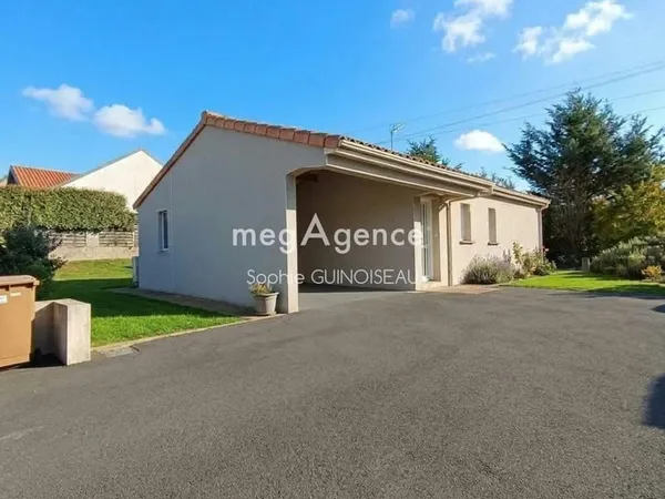 CHOLET - Maison de plain-pied avec terrain de 771 m²