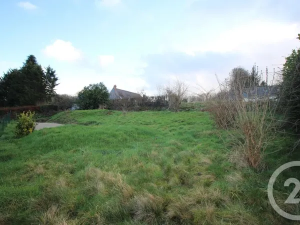 Terrain 823 m²