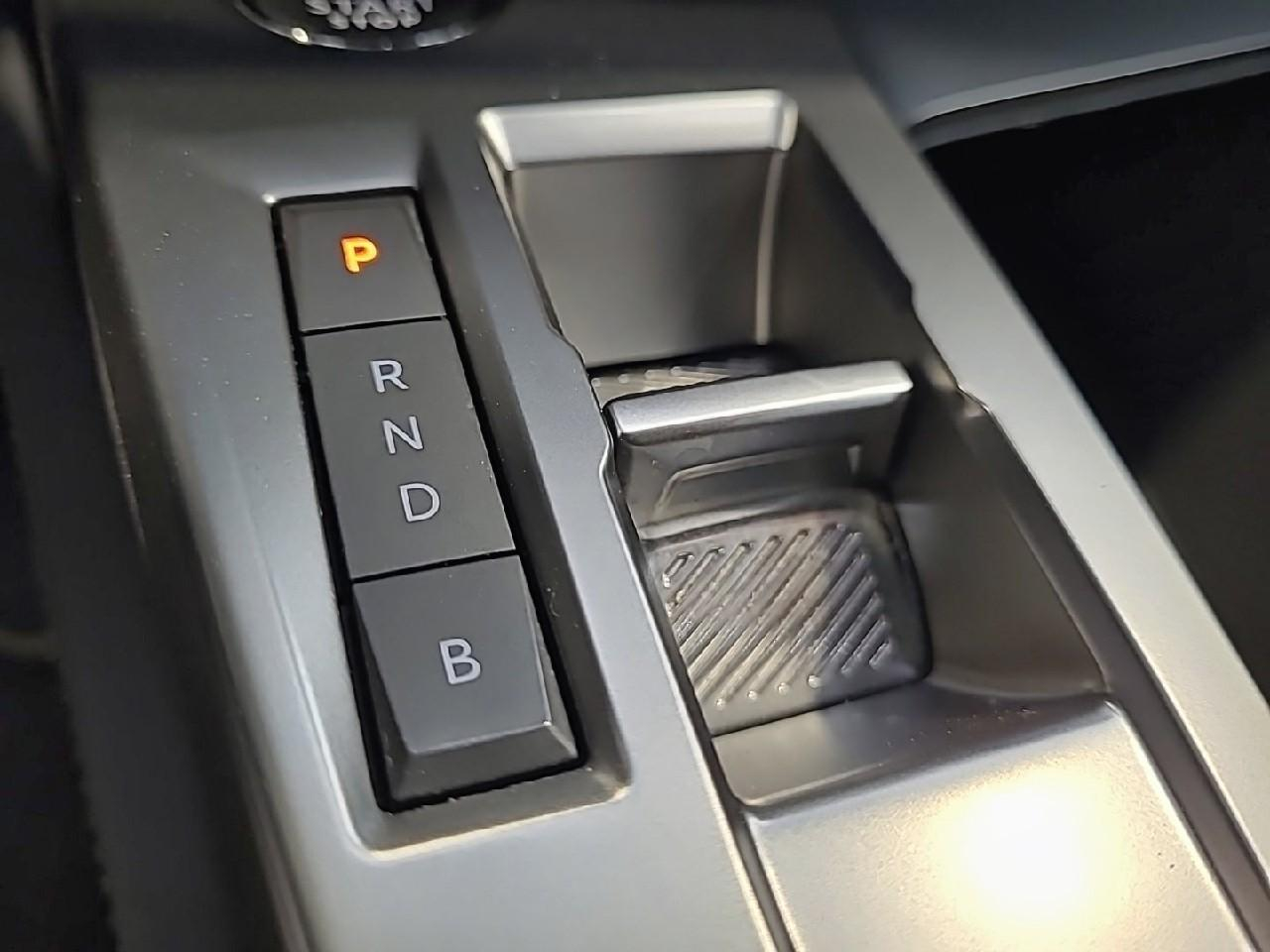 Peugeot 308 phev 225 e-eat8 gt pack — photo 19