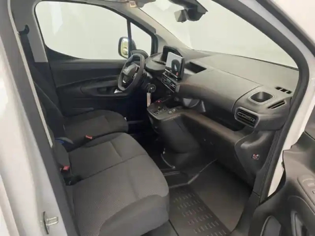 Peugeot Partner m diesel 130ch automatique pack premium connect — photo 11