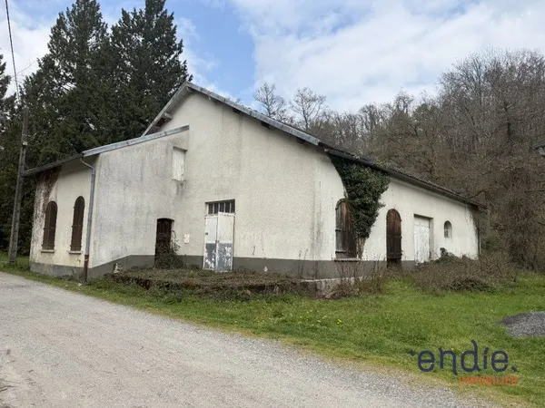 Local 4 pièces 49 m²