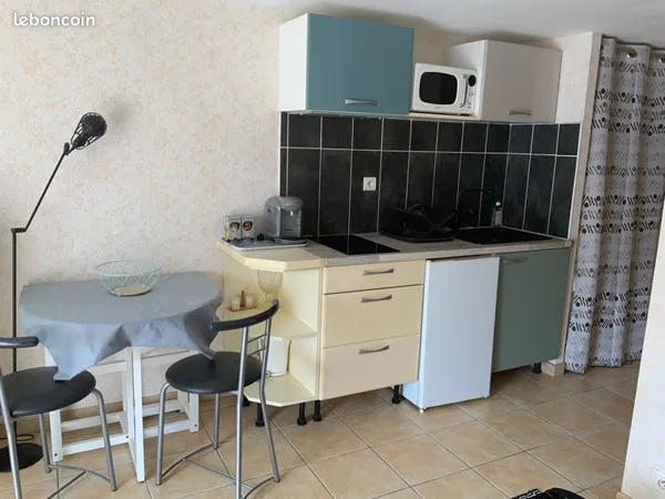 Studio meublé 22 m2 tout confort dans villa de standing avec parking