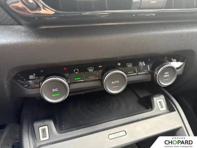 Citroën C4 e- 136 ch automatique — photo 16