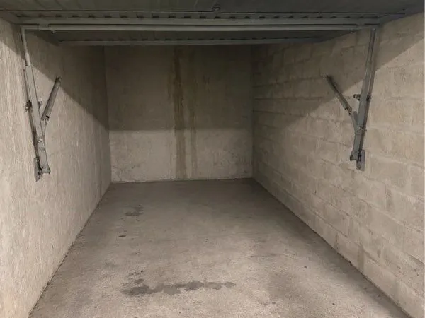 Loue box fermé