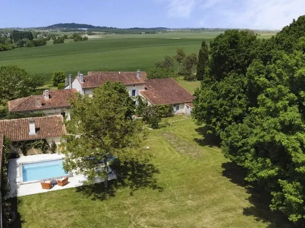 Impressionnant manoir en pierre de 7 chambres avec maison d'amis et vue panoramique