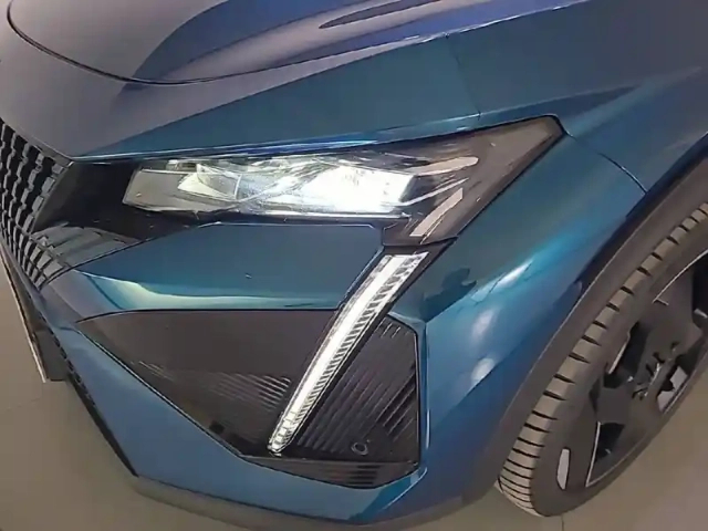 Peugeot 408 phev 225 e-eat8 — photo 41