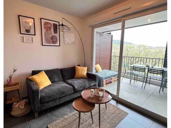 T2 meublé 40m2 avec terrasse + parking - HYERES