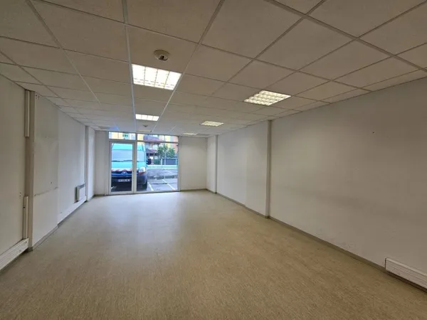 Boutique 8 pièces 478 m²