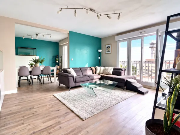 A VENDRE BREST STRASBOURG APPARTEMENT 83 M2 ASCENCEUR POSSIBILITE DE GARAGE