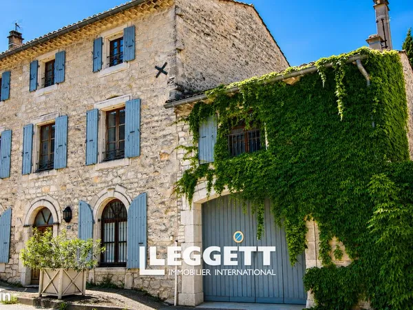 Maison 8 pièces 234 m²