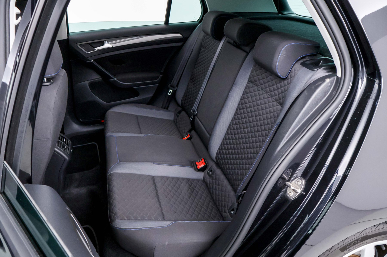 Volkswagen Golf 7 — photo 31