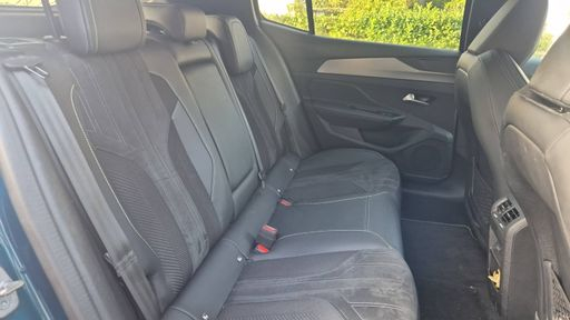 Peugeot 408 1.2 Puretech 130 EAT8 - GT – 2024 – 43396 km – Essence – Boîte Automatique — photo 16