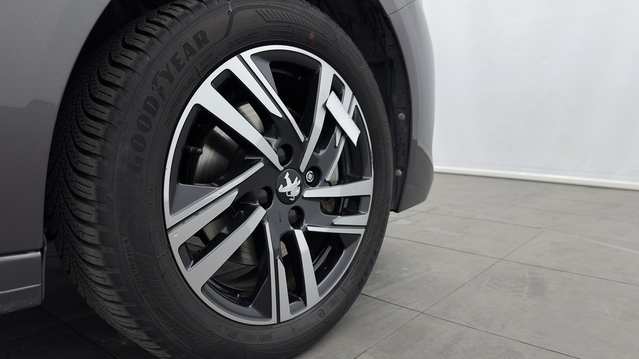 Peugeot 208 PureTech 100 S&amp;S EAT8 — photo 37
