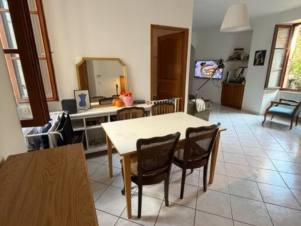 Appartement T3 lumineux avec jardin privatif — Vif