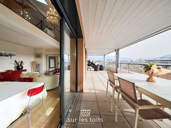 'L'Attique' Dernier étage de 178m2 avec terrasse de 150m2
