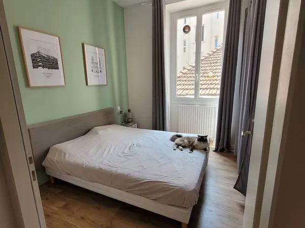 Loue chambre de 15m2 colloc de filles