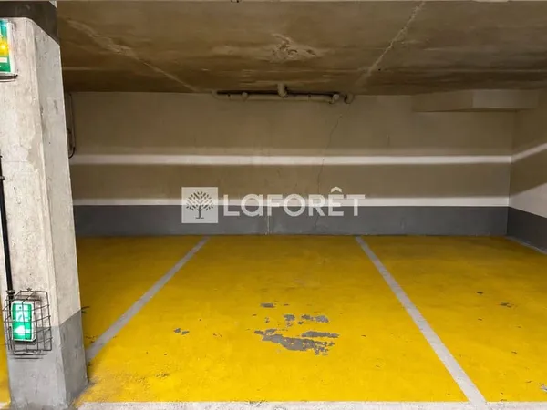 Parking 13 m²