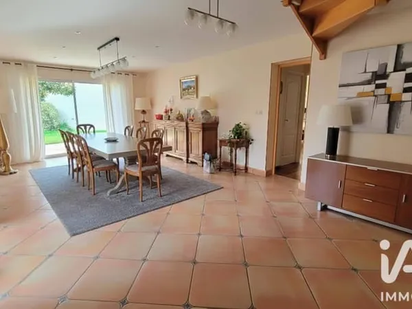 Maison 7 pièces 195 m²
