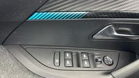Peugeot 2008 1.2 PureTech 130ch S&S Style — photo 29