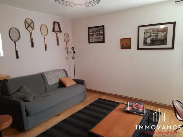 A LOUER - BEAUX ARTS - F2 MEUBLE + PARKING - 828€CC