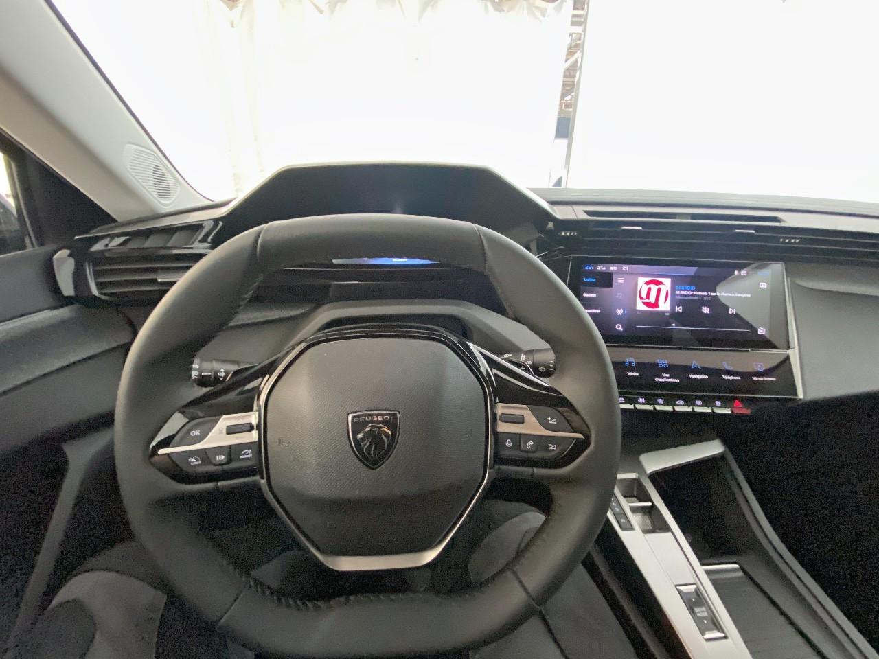 Peugeot 308 hybrid 145 e-dcs6 allure — photo 12