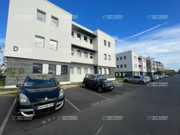 Bureaux 657 m²