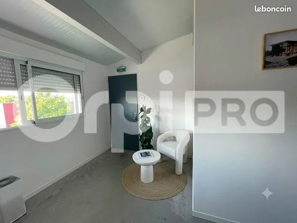 Bureau 65 m²