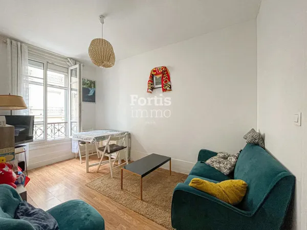 PARIS 18 - GRANDES CARRIERES - 2 PIECES - 32m²