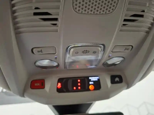 Citroën C5 Aircross hybride rechargeable 225 s&amp;s e-eat8 — photo 49