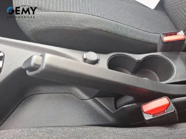 Peugeot 2008 hybrid 110 e-dcs6 — photo 50
