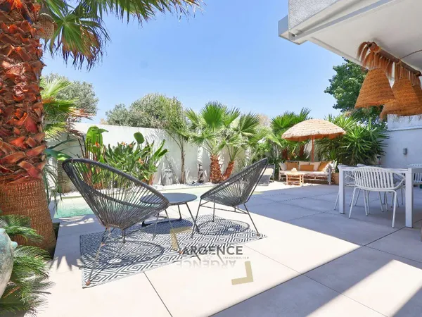 Maison 6 pièces 247 m²
