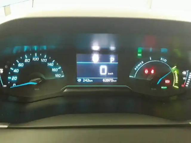 Peugeot 2008 electrique 136 ch — photo 78