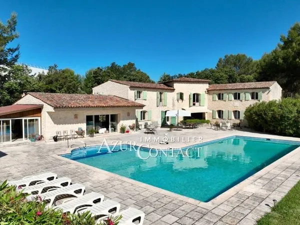 Villa 5 pièces 295 m²