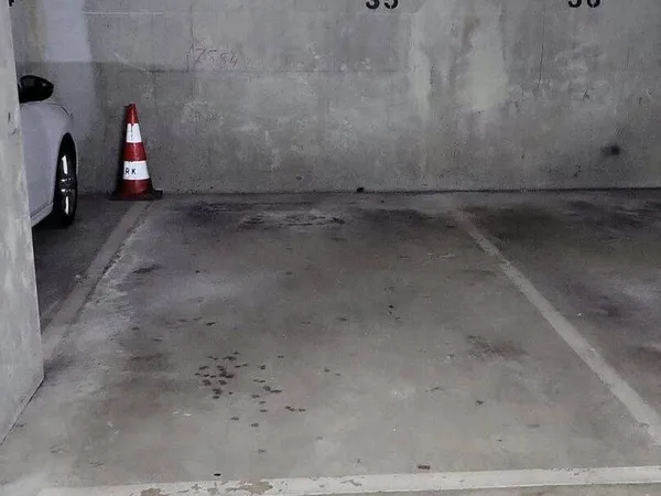 Parking 12 m²