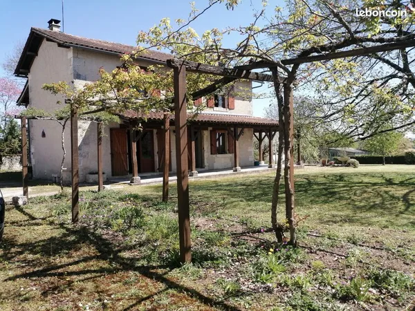 Propriété 7 pièces 174 m²